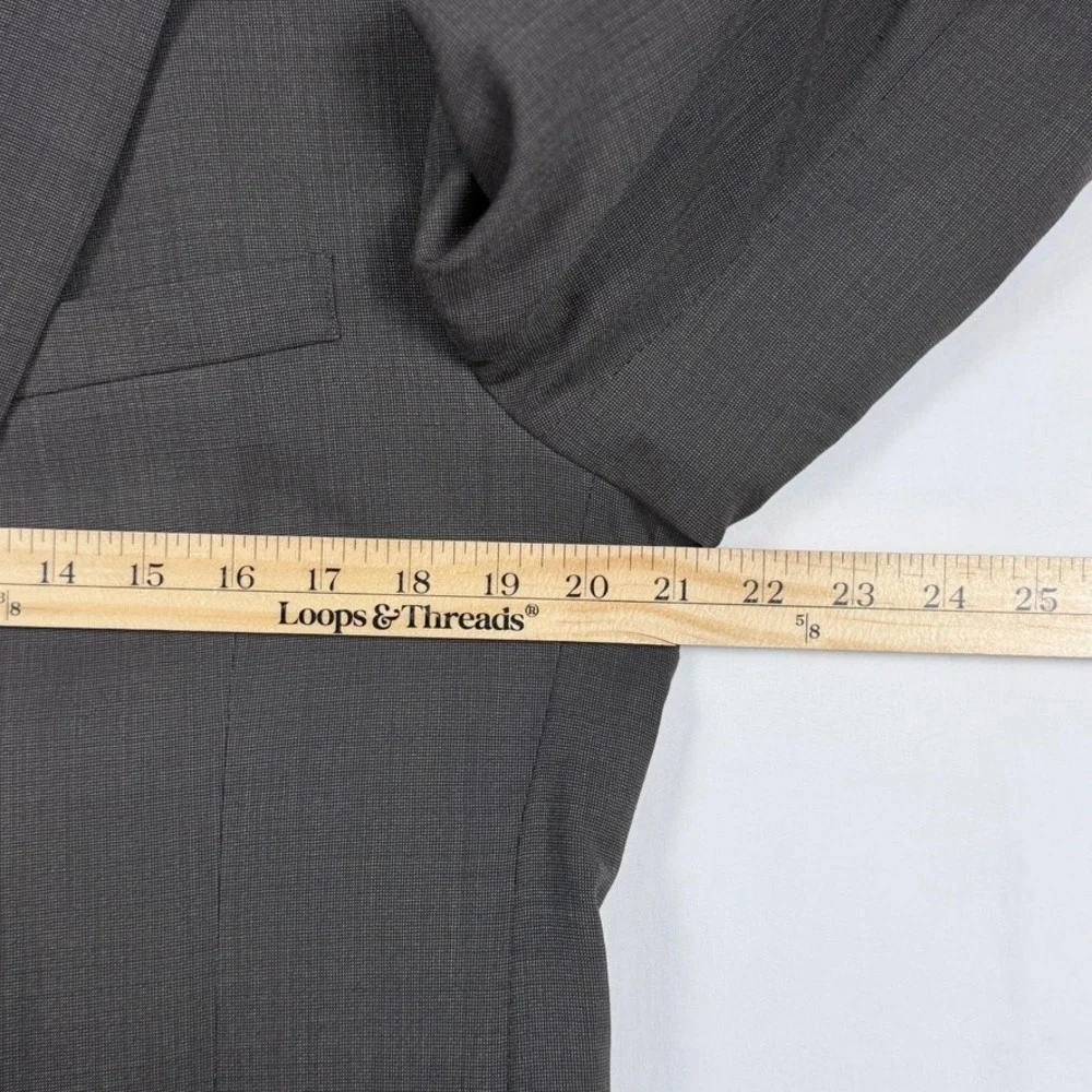 Jos A Bank Suit 40R 34x28 100% Wool Gray Executive Professional Preppy Wedding